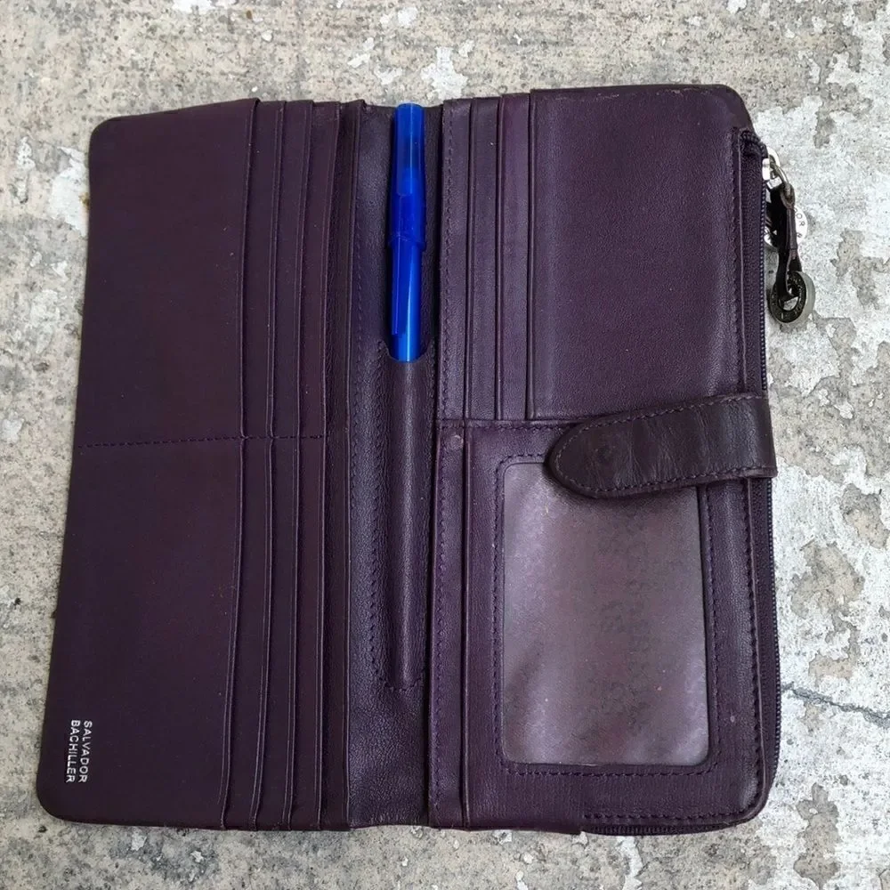 Salvador Bachiller wallet